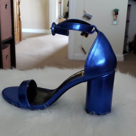Size 8- Lulus metallic blue sandle - Picture 2 of 2